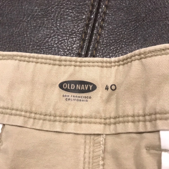 Old navy kakhi shorts - Picture 3 of 3